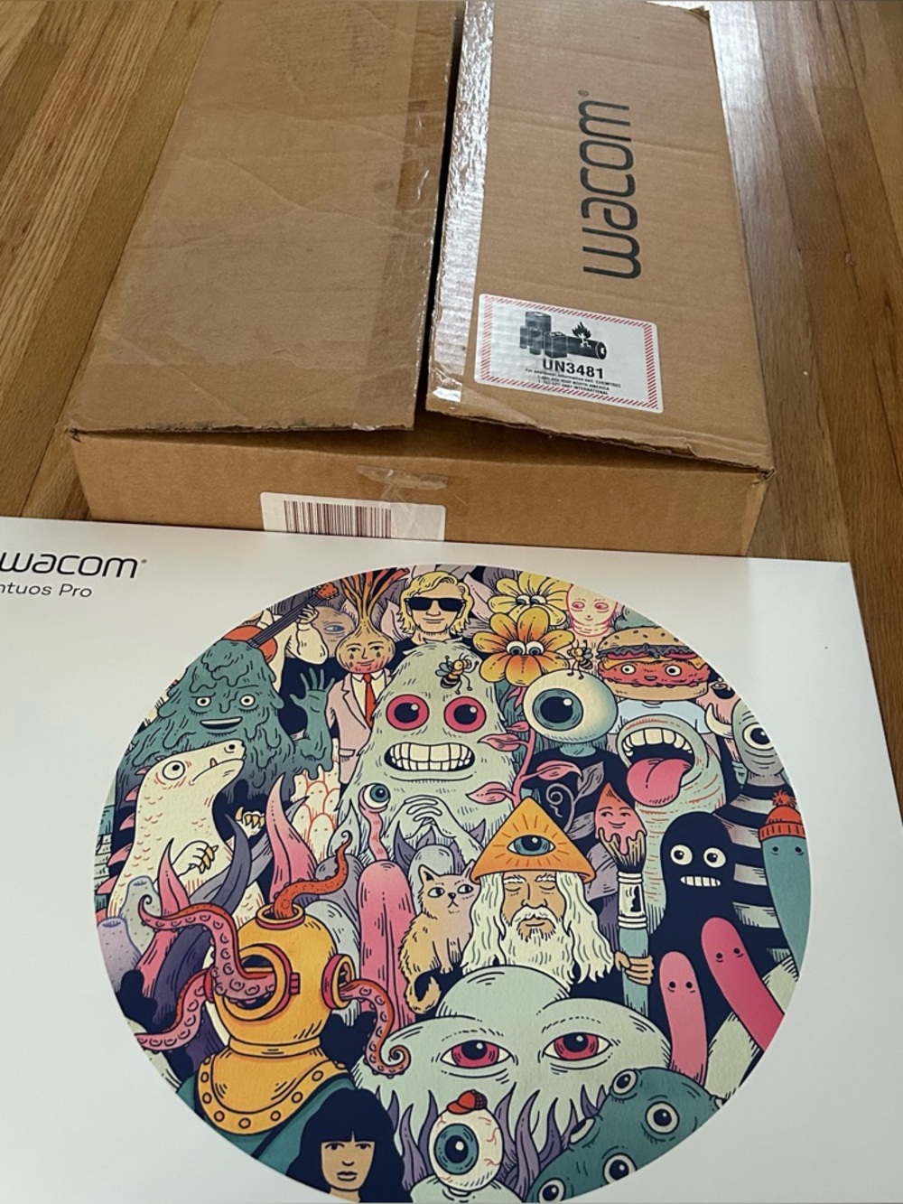 Wacom Intuos Pro Large drawing tablet for creators, artists, illustrators